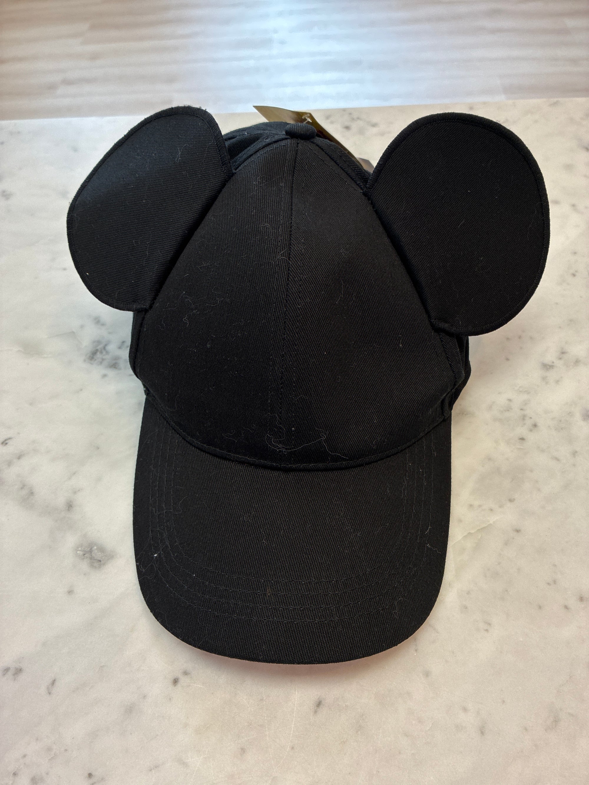 D Mickey Hat, OS